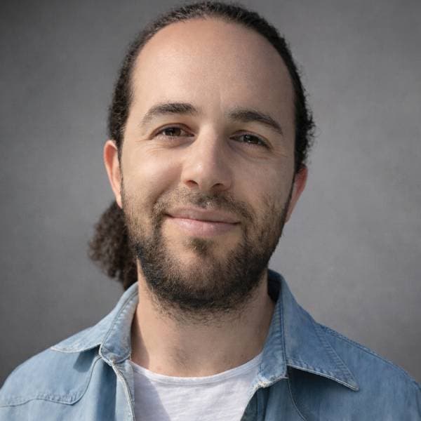 נועם טבצ'ניקוב פסיכולוג קליני בתל אביב ואונליין