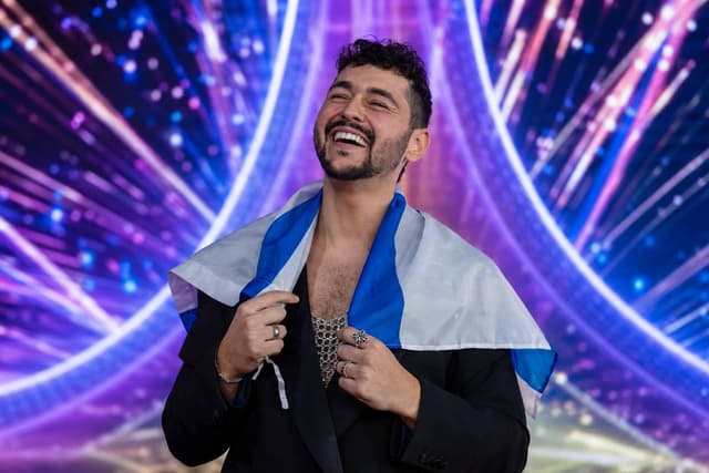למה שיר של שלוש דקות מטריף מדינה שלמה?